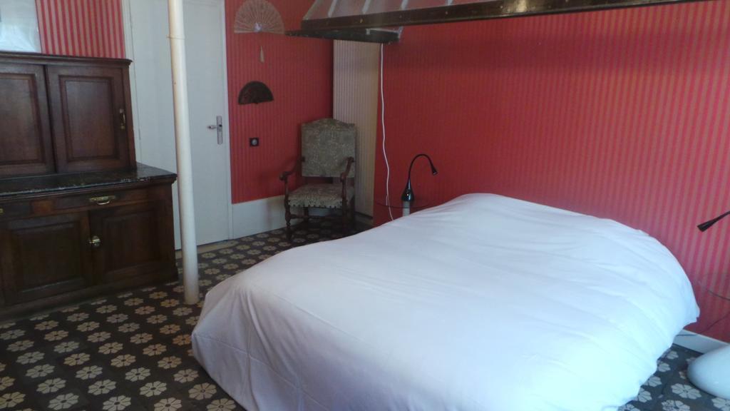 Les Caudalies Apartment Chalons-en-Champagne Room photo